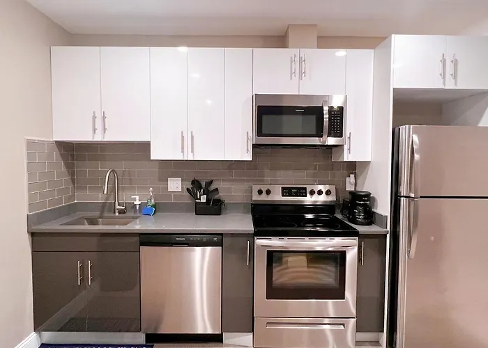 Stay At Luna On Callowhill